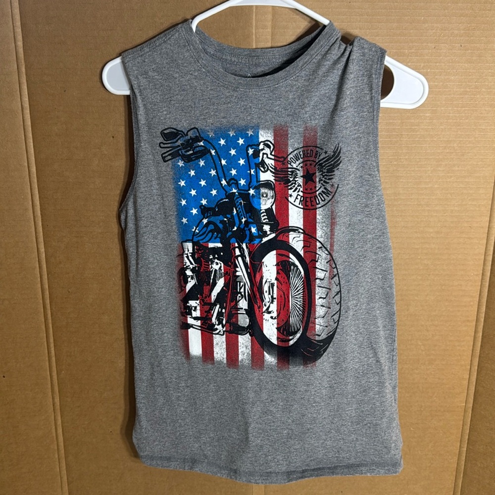 Powered by freedom‎ America flag motorcycle kids XL sleeveless t-shirt